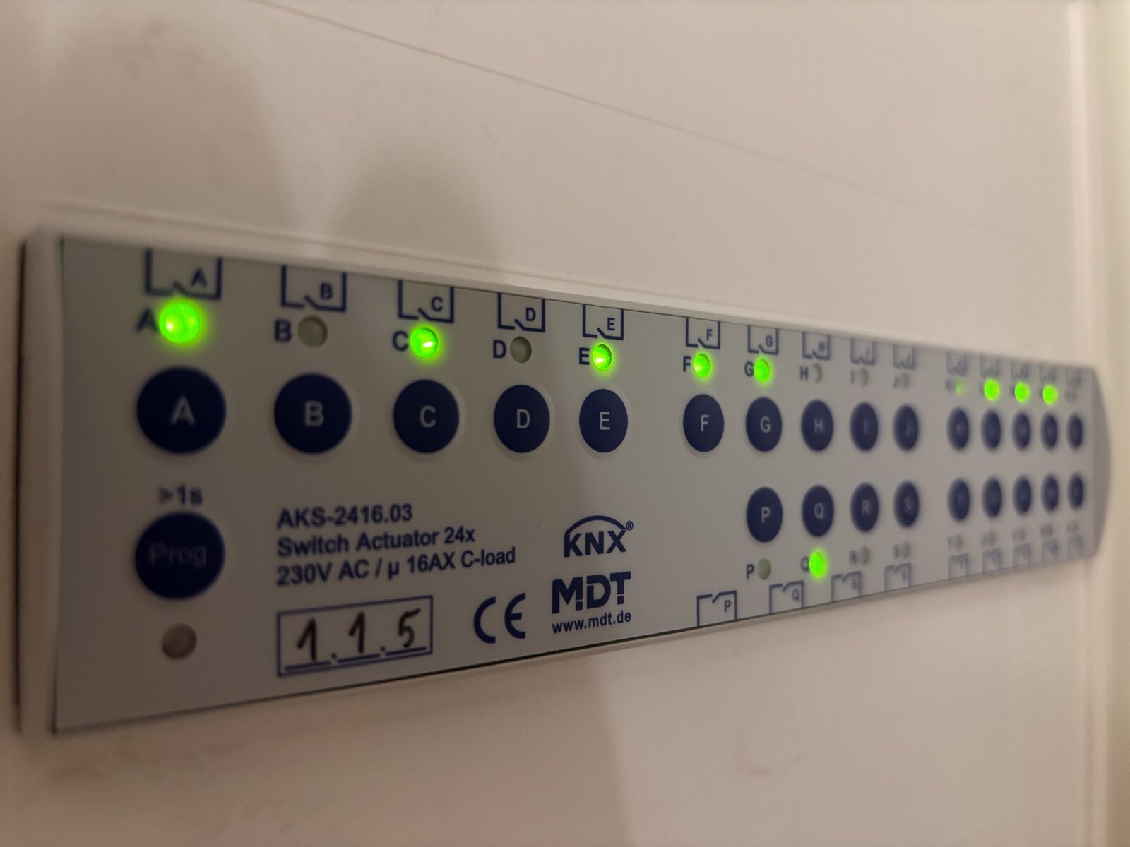 KNX Schaltaktor - Smart Home Installation